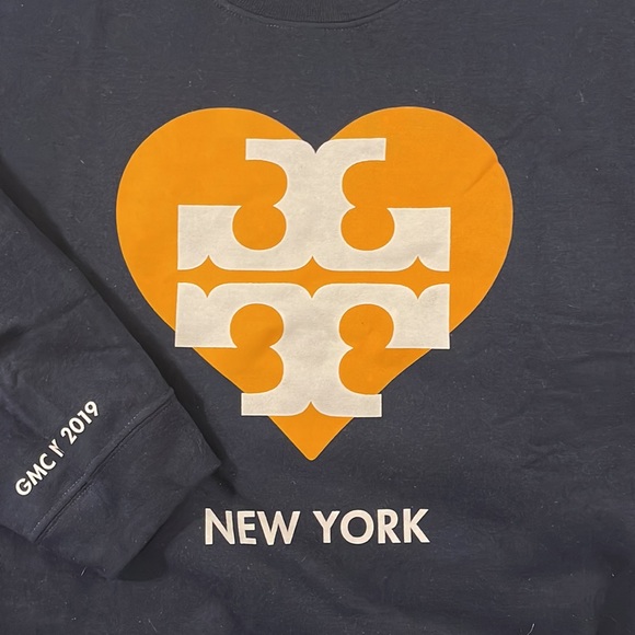 Sweatshirt - Picture 2 of 3